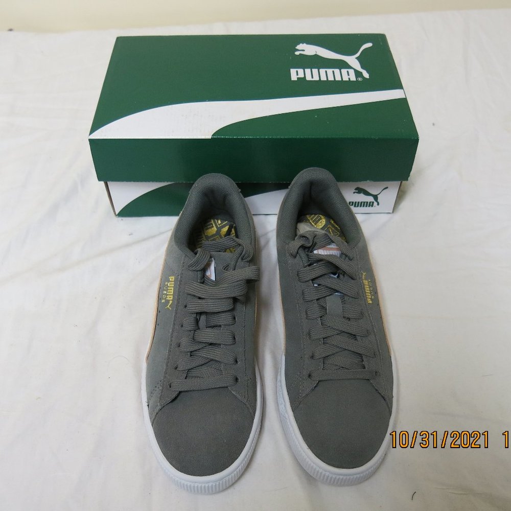 Puma suede classic sneakers Men's size 6